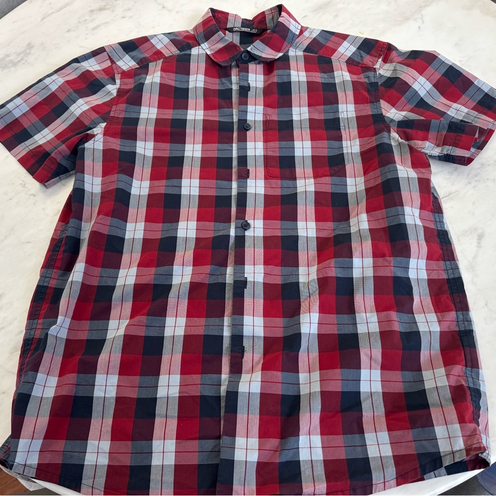 Men’s arc’teryx short sleeve button up